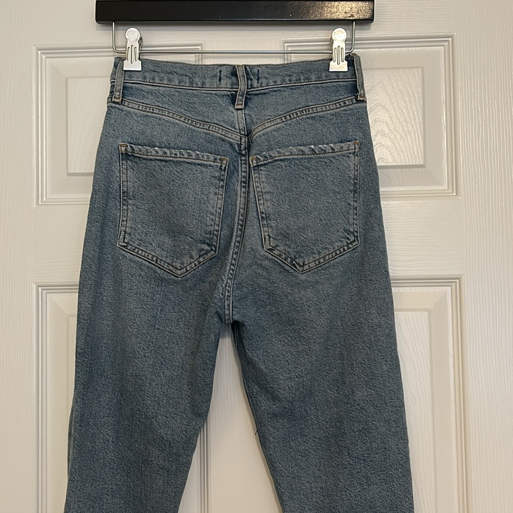 AGOLDE Riley Ripped High-Rise Cropped Jeans - Picture 8 of 10